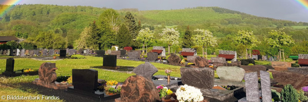 Regenbogen über dem Friedhof von Gemünden