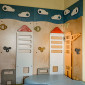 Kletterwand in der Turnhalle 